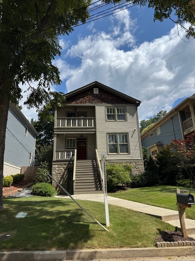 property at 945 Longley Ave NW