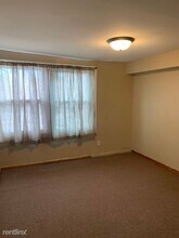 7749 S Muskegon Ave in Chicago, IL - Building Photo - Building Photo