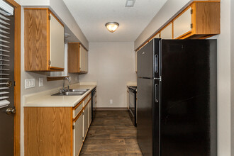 Springcreek Apartments and Townhomes in Derby, KS - Foto de edificio - Interior Photo