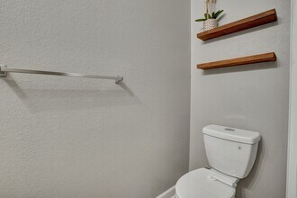 211 Thalia Rd in Virginia Beach, VA - Building Photo - Building Photo