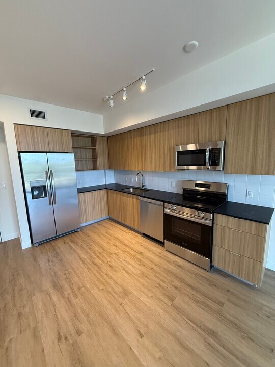 972 E 28th St, Unit A2 in Hialeah, FL - Building Photo