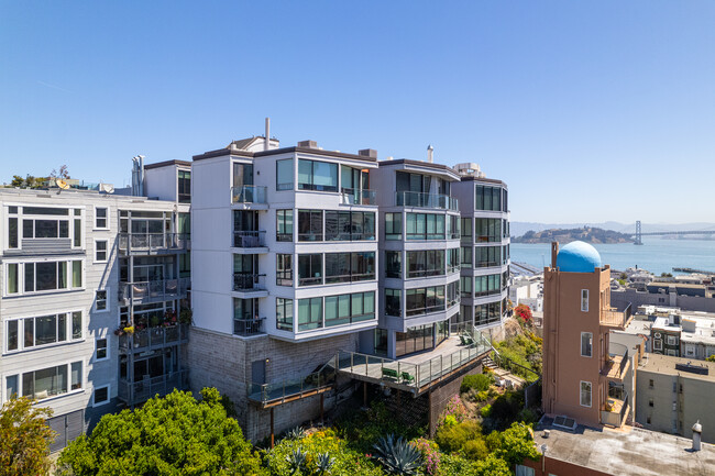 455 Vallejo St in San Francisco, CA - Building Photo - Building Photo