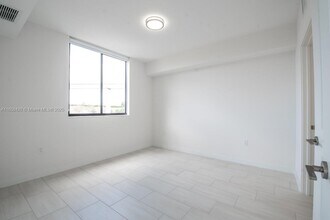 3645 NW 36th St in Miami, FL - Building Photo - Building Photo