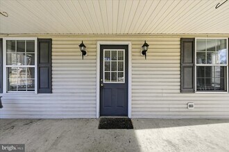 37127 Butts Ln in Purcellville, VA - Building Photo - Building Photo