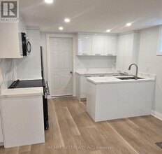 82 Madawaska Ave in Toronto, ON - Building Photo - Building Photo