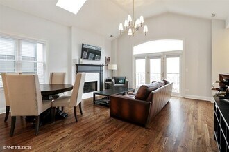 840 W Diversey Pkwy in Chicago, IL - Building Photo - Building Photo
