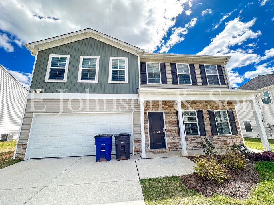 2192 Ever Chase Ct in Winston-Salem, NC - Foto de edificio