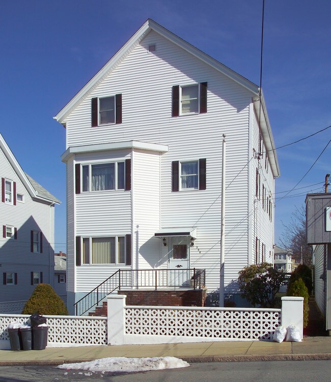 352-354 Sprague St in Fall River, MA - Building Photo - Building Photo