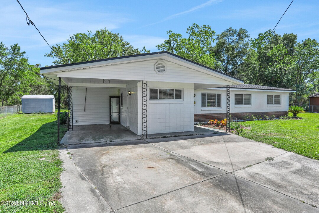 2023 Betsy Dr in Jacksonville, FL - Building Photo