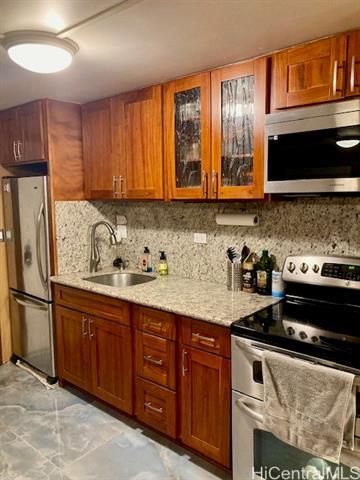 property at 824 Kinau St
