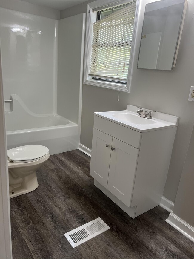 1104 Rucker St in Greensboro, NC - Building Photo - Building Photo
