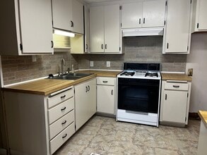 1782 Rio Grande Rd in Bullhead City, AZ - Building Photo - Building Photo