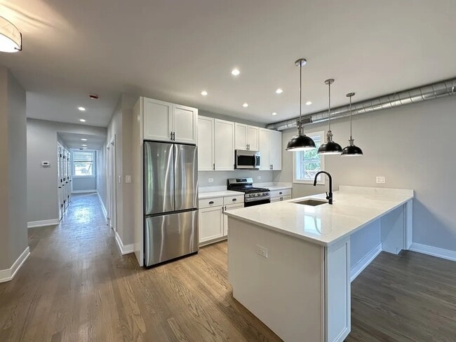 2636 W Carmen Ave, Unit 3W in Chicago, IL - Foto de edificio - Building Photo