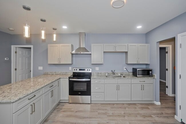 27 Charbonneau Terrace in Chicopee, MA - Building Photo - Building Photo