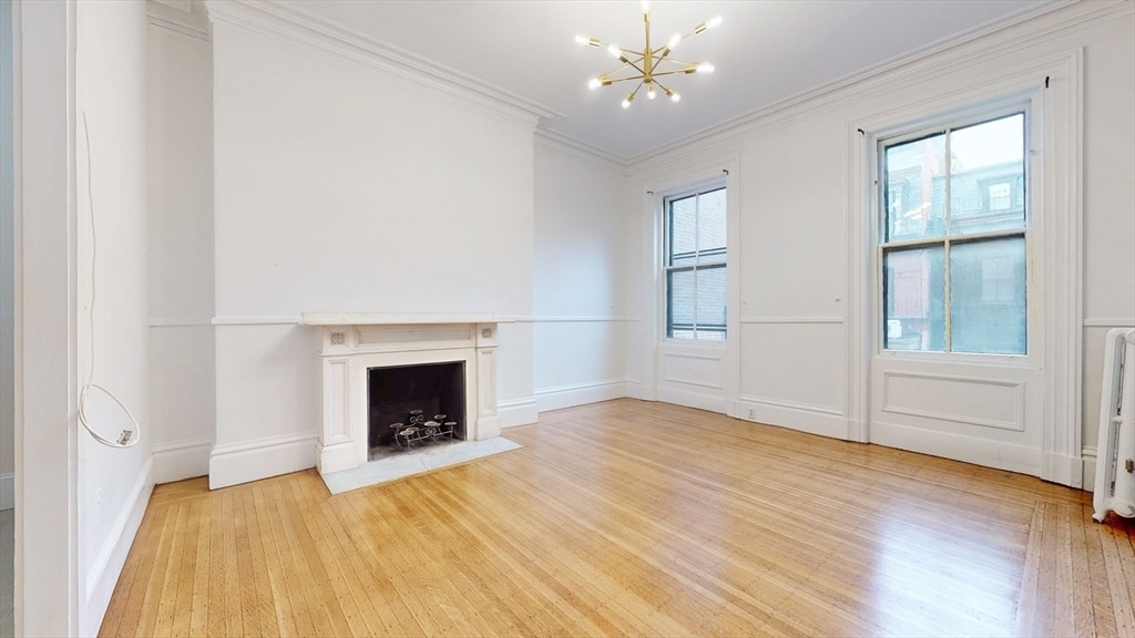 223 Beacon St, Unit 6D in Boston, MA - Foto de edificio