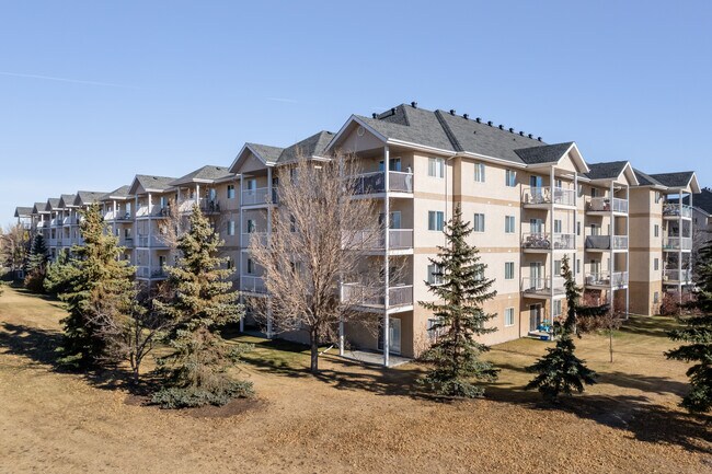 Kirkness Park Apartments in Edmonton, AB - Building Photo - Building Photo