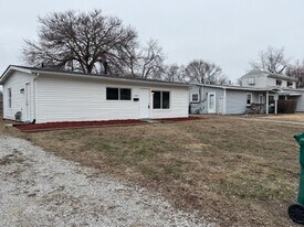 143 St James Ln in Sauget, IL - Building Photo