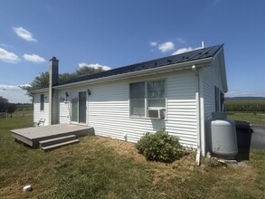 880 W Matterstown Rd in Millersburg, PA - Foto de edificio - Building Photo