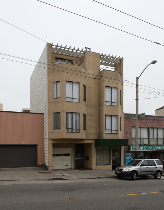 1321 Chestnut St in San Francisco, CA - Building Photo