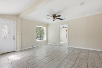 1031 James Ave S in St. Petersburg, FL - Foto de edificio - Building Photo