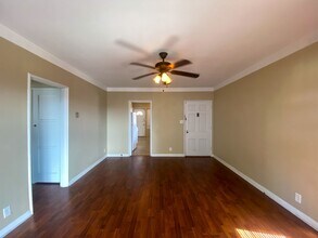 209 Marine Ave in Manhattan Beach, CA - Building Photo - Building Photo