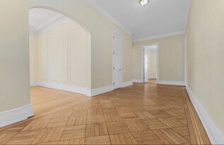 220 W 98th St in New York, NY - Building Photo