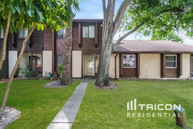 property at 6728 Magnolia Pointe Cir
