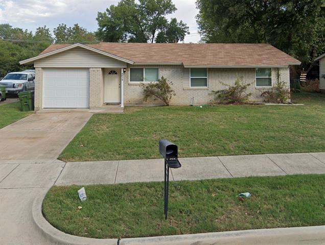 6417 Dream Ln in Watauga, TX - Building Photo