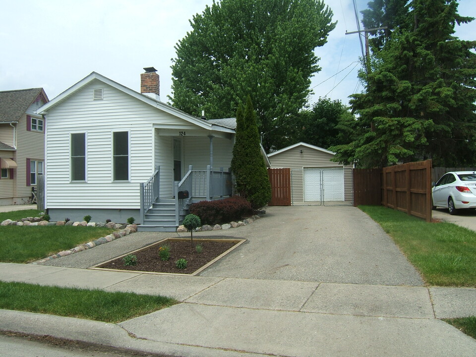 124 Gallup St, Unit 7 in Mount Clemens, MI - Foto de edificio