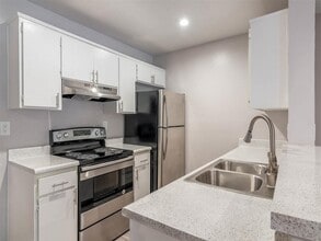 Park Heights Apartments in Highland, CA - Foto de edificio - Building Photo