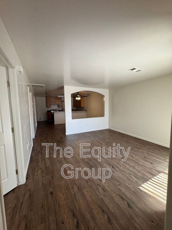 433 N Park St in Visalia, CA - Building Photo - Building Photo