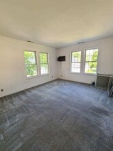 19 Clinton St in Milford, NH - Building Photo - Building Photo