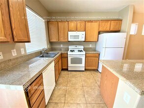 739 Tree Vista Ct in North Las Vegas, NV - Building Photo - Building Photo