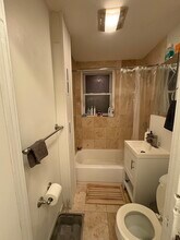 42B Maple St, Unit 1 in Malden, MA - Building Photo - Building Photo