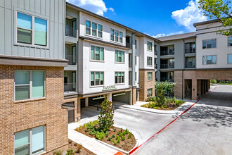 The Elm at River Park in Fort Worth, TX - Foto de edificio - Building Photo