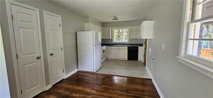 3042 Santa Monica Dr in Decatur, GA - Building Photo - Building Photo