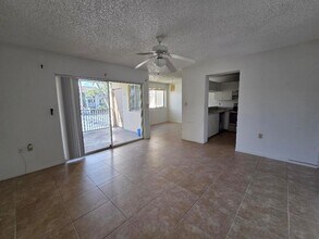 19205 Glenmoor Dr, Unit 19205 in West Palm Beach, FL - Building Photo - Building Photo