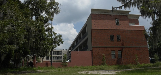 Lofts at West University in Gainesville, FL - Building Photo - Building Photo