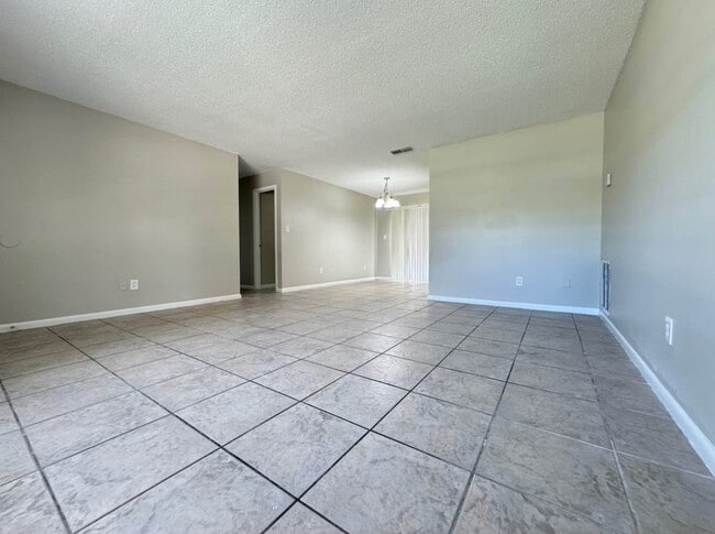 2795 Lightwood St in Deltona, FL - Building Photo - Building Photo