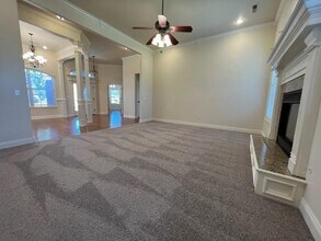 1042 Tarah Knolls Cir in Centerton, AR - Building Photo - Building Photo