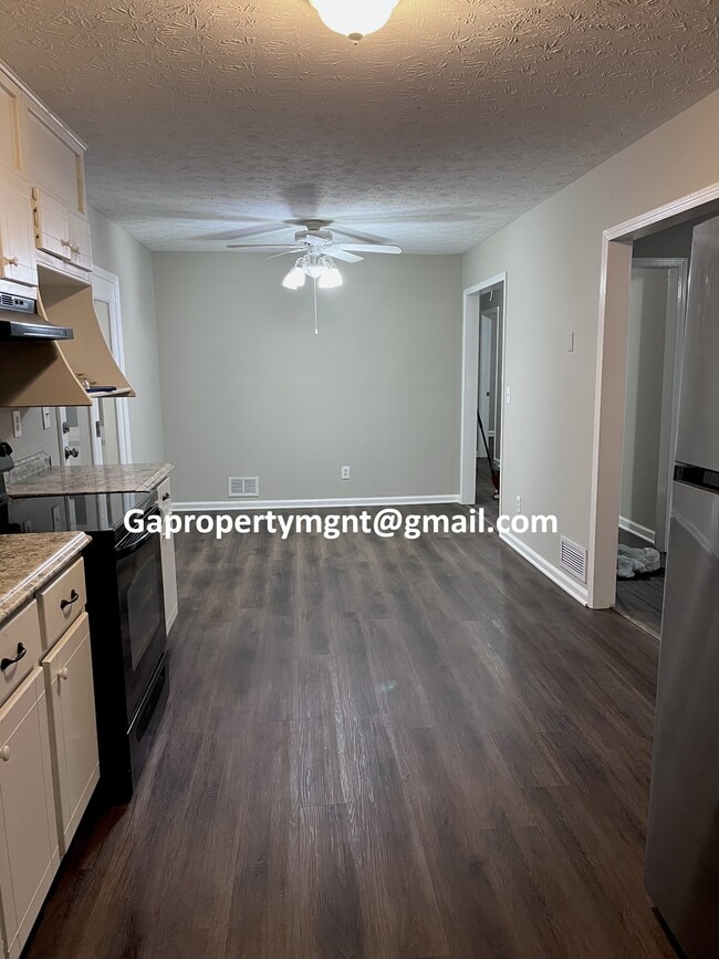 231 Waddell Dr in Bremen, GA - Foto de edificio - Building Photo