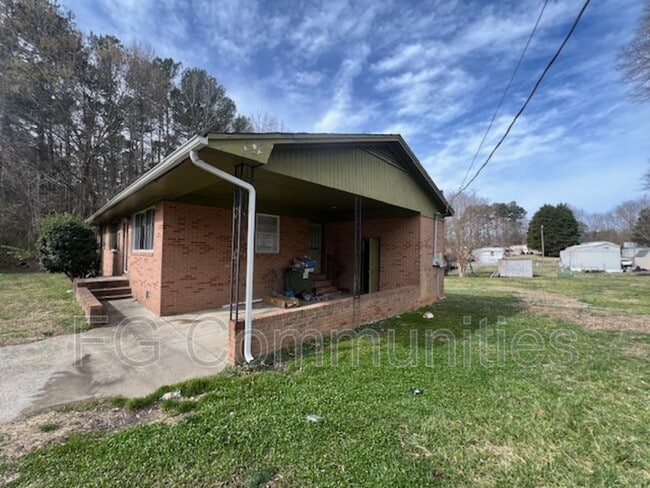5212 Lewis Rd in Gastonia, NC - Building Photo - Building Photo