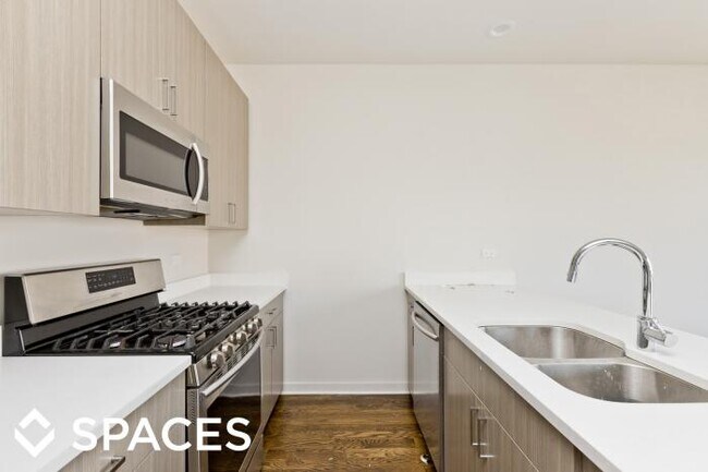 650 N Green St in Chicago, IL - Building Photo - Building Photo