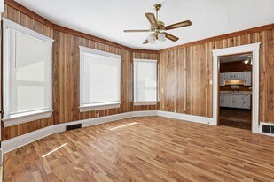 1028 S 14th St in Manitowoc, WI - Building Photo