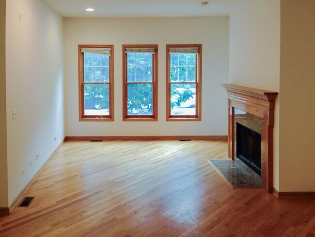 property at 1321 W Belmont Ave