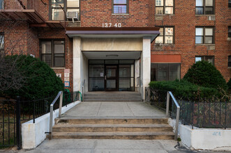 13740 45th Ave in Flushing, NY - Building Photo - Building Photo