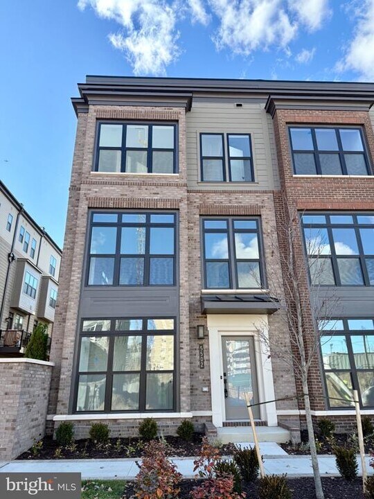 5502 Topaz Ln in Bethesda, MD - Building Photo