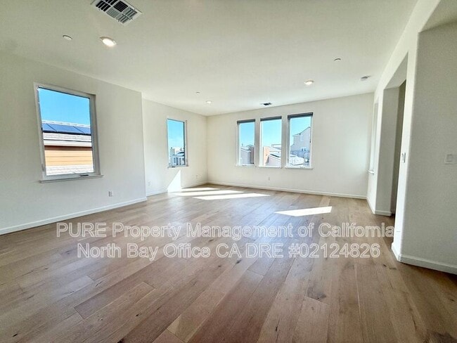 6 Jasper Ct in Petaluma, CA - Building Photo - Building Photo