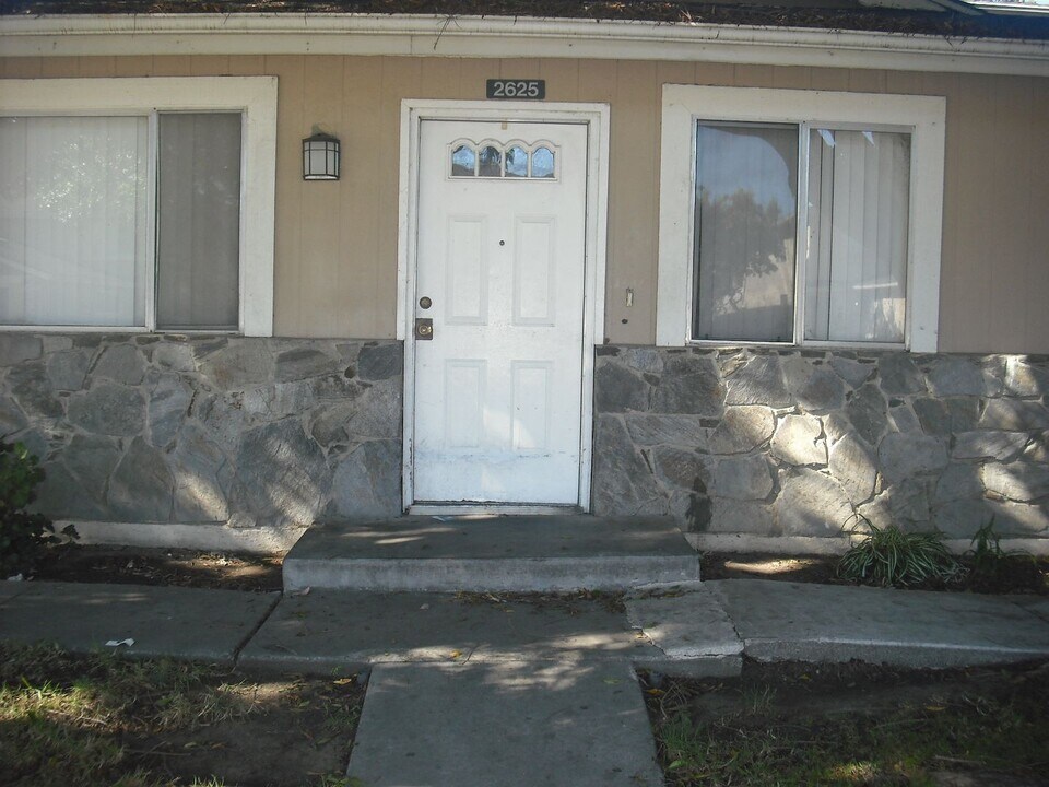 2625 Sextant Ave in Port Hueneme, CA - Building Photo