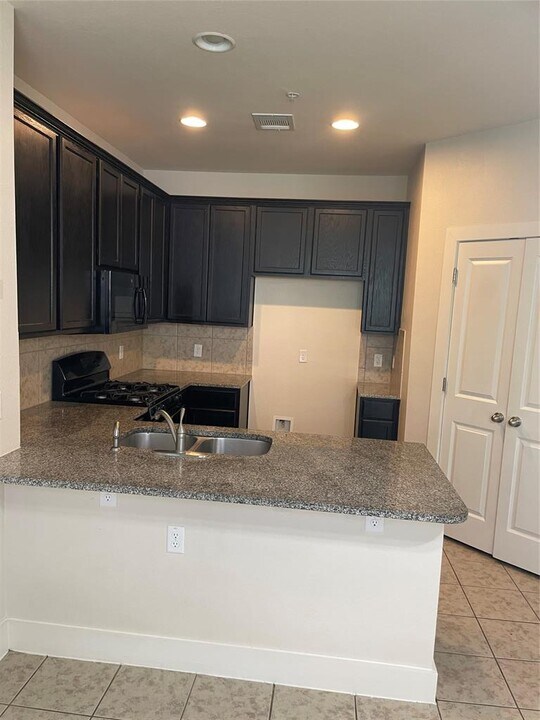 2212 Creekside Ln in Georgetown, TX - Building Photo